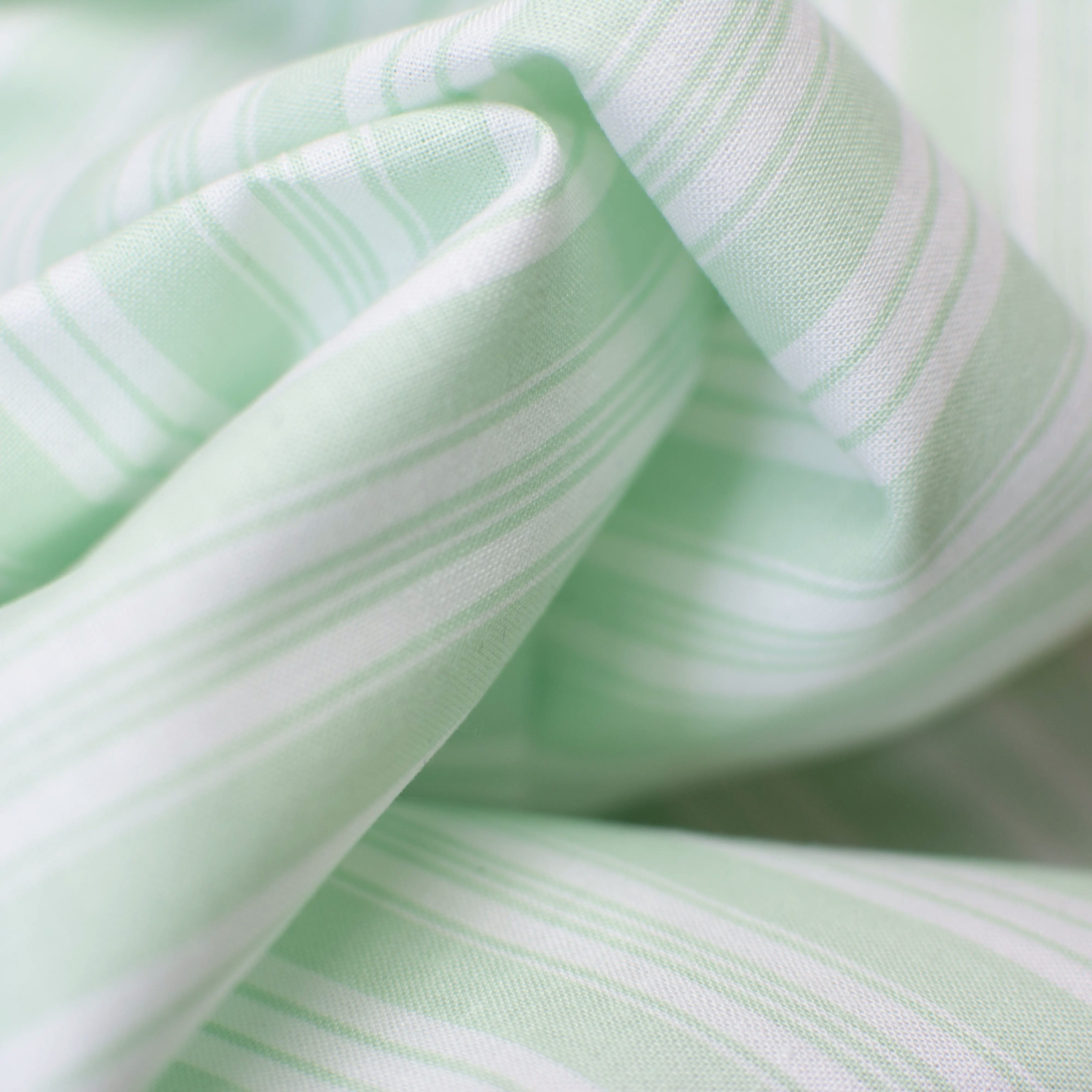 Muster: Baumwolle - Batist - Streifen blassgrün