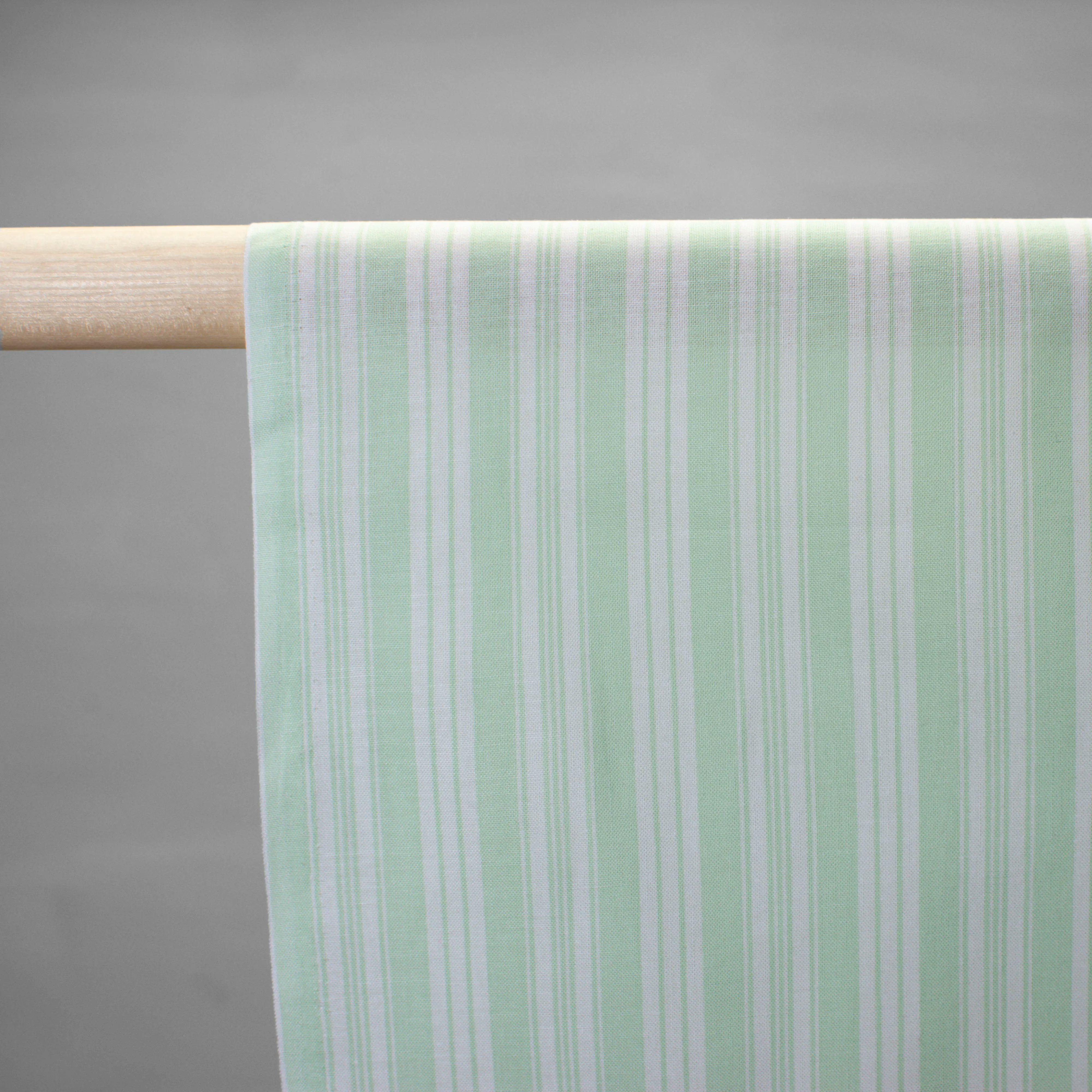 Muster: Baumwolle - Batist - Streifen blassgrün